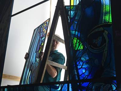 „Apollo. System Kopernika”: witraż projektu Wyspiańskiego wysłany do Rzymu - zdjęcie 12