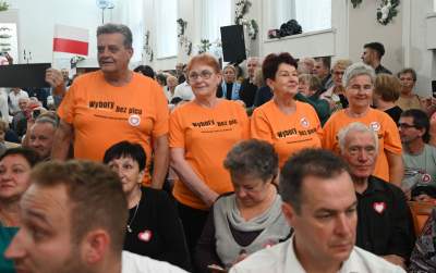 Donald Tusk w Chrzanowie: spotkanie z wolontariuszami OKW - zdjęcie 4