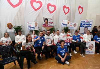 Donald Tusk w Chrzanowie: spotkanie z wolontariuszami OKW - zdjęcie 3