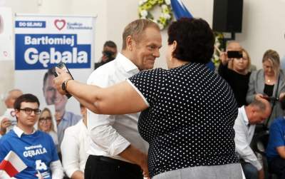 Donald Tusk w Chrzanowie: spotkanie z wolontariuszami OKW - zdjęcie 13