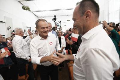 Donald Tusk w Chrzanowie: spotkanie z wolontariuszami OKW - zdjęcie 8