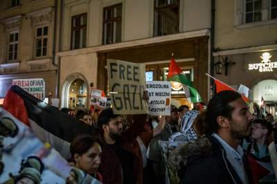 Palestyńczycy przeszli ulicami Krakowa, antyizraelski protest - zdjęcie 15