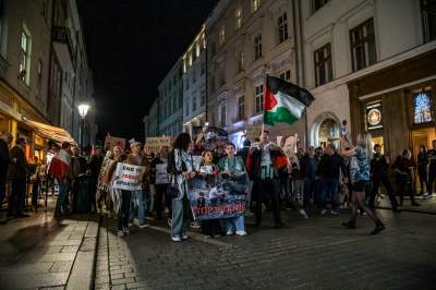 Palestyńczycy przeszli ulicami Krakowa, antyizraelski protest - zdjęcie 10