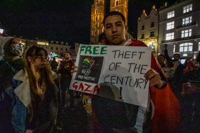 Palestyńczycy przeszli ulicami Krakowa, antyizraelski protest - zdjęcie 27