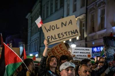 Palestyńczycy przeszli ulicami Krakowa, antyizraelski protest - zdjęcie 11