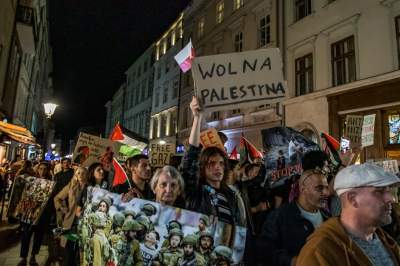 Palestyńczycy przeszli ulicami Krakowa, antyizraelski protest - zdjęcie 13