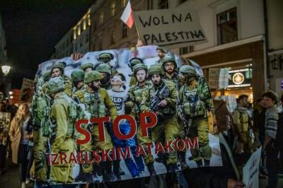 Palestyńczycy przeszli ulicami Krakowa, antyizraelski protest - zdjęcie 14