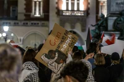 Palestyńczycy przeszli ulicami Krakowa, antyizraelski protest - zdjęcie 28