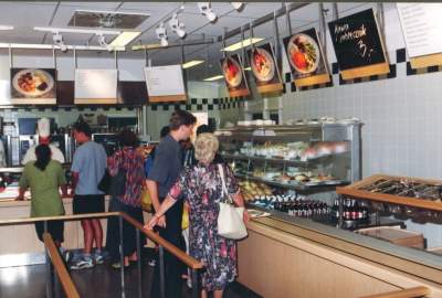 Otwarcie sklepu IKEA w Krakowie, kolejka ustawiła się trzy dni wcześniej - zdjęcie 17