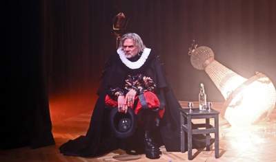 „Komediantka” przewrotna adaptacja sztuki Antoniego Czechowa i Thomasa Berhnarda - zdjęcie 6