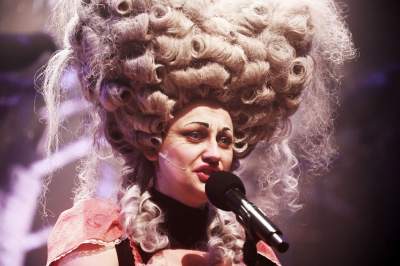 „Komediantka” przewrotna adaptacja sztuki Antoniego Czechowa i Thomasa Berhnarda - zdjęcie 3