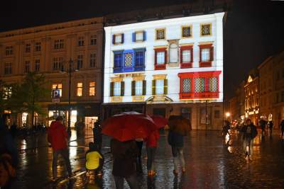 Taka sytuacja wieczorem na Rynku. Z okazji 9-go Maja... - zdjęcie 18