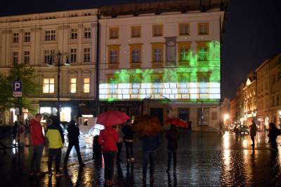Taka sytuacja wieczorem na Rynku. Z okazji 9-go Maja... - zdjęcie 14