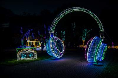 To miejsce uwielbiają nie tylko dzieci, ogród świateł znów zachwyca - zdjęcie 50