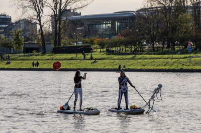Halloween na Wiśle, przepłynęła fala "strachu potwora wszelakiego" - zdjęcie 11