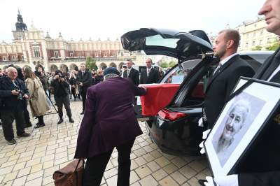 Pogrzeb Wandy Półtawskiej, państwowy charakter uroczystości - zdjęcie 4