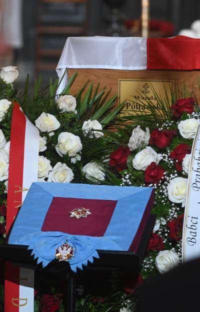 Pogrzeb Wandy Półtawskiej, państwowy charakter uroczystości - zdjęcie 7