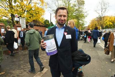 Kwesta na ratowanie zabytkowych nagrobków na cmentarzu Rakowickim - zdjęcie 11