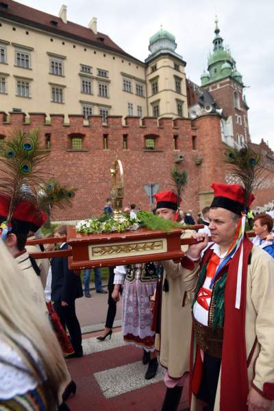 Procesja z Wawelu na Skałkę: w tym roku w cieniu skandali - zdjęcie 10