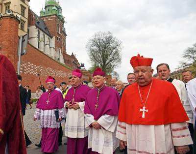 Procesja z Wawelu na Skałkę: w tym roku w cieniu skandali - zdjęcie 12