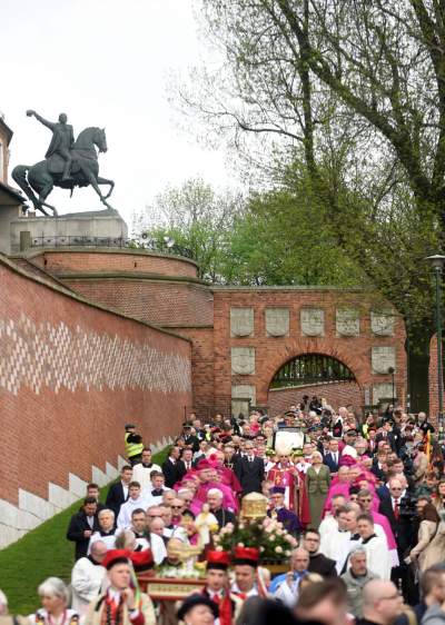 Procesja z Wawelu na Skałkę: w tym roku w cieniu skandali - zdjęcie 8