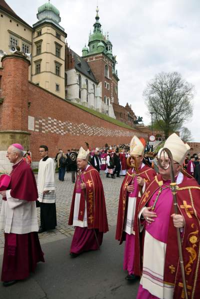 Procesja z Wawelu na Skałkę: w tym roku w cieniu skandali - zdjęcie 9
