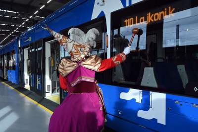 Lajkonik przyłożył buławą Lajkonikowi, na szczęście - zdjęcie 2