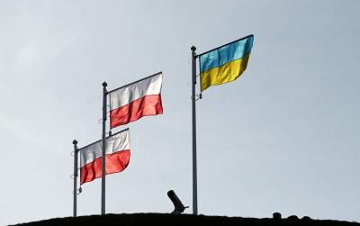 Rozłożyli gigantyczną flagę na Kopcu Kościuszki, świętujemy! - zdjęcie 24