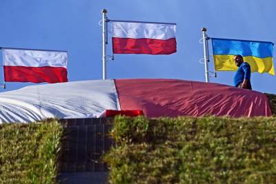 Rozłożyli gigantyczną flagę na Kopcu Kościuszki, świętujemy! - zdjęcie 20