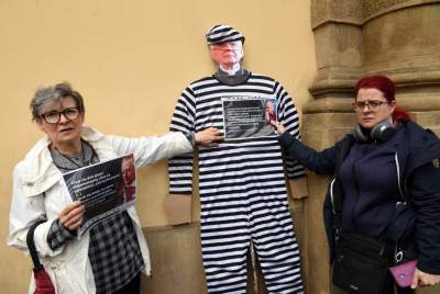 "Lękajcie się": pikieta przed krakowską kurią (maj 2019) - zdjęcie 4