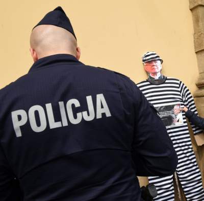 "Lękajcie się": pikieta przed krakowską kurią (maj 2019) - zdjęcie 7