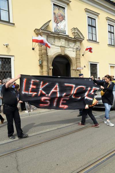 "Lękajcie się": pikieta przed krakowską kurią (maj 2019) - zdjęcie 1