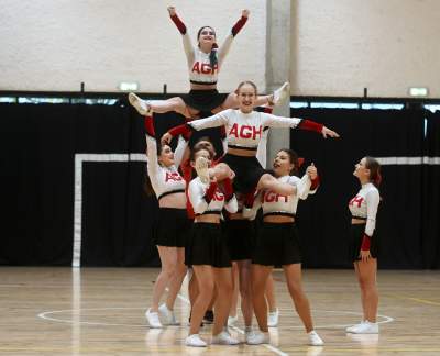 Nowa hala sportowa AGH, a w środku rośnie drzewo - zdjęcie 24