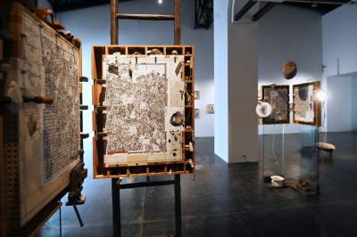 Intrygująca wystawa rektora krakowskiej ASP. "Artysta transmedialny" - zdjęcie 17