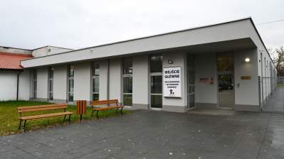 Rewelacyjny pawilon dla bezdomnych kotów. Istne kocie szaleństwo - zdjęcie 36