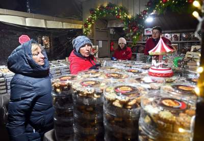 Ruszył jarmark bożonarodzeniowy, ceny nie zniechęcają - zdjęcie 61