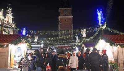 Ruszył jarmark bożonarodzeniowy, ceny nie zniechęcają - zdjęcie 18