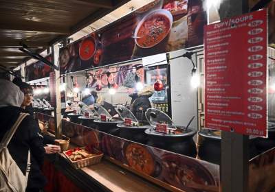 Ruszył jarmark bożonarodzeniowy, ceny nie zniechęcają - zdjęcie 9