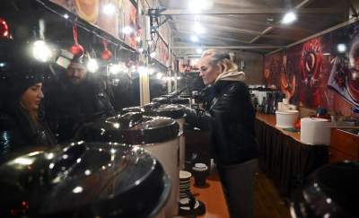 Ruszył jarmark bożonarodzeniowy, ceny nie zniechęcają - zdjęcie 15