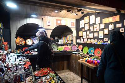 Ruszył jarmark bożonarodzeniowy, ceny nie zniechęcają - zdjęcie 41