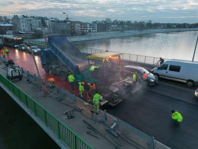 Asfaltowanie na moście Dębnickim, to już ostatni etap remontu - zdjęcie 19