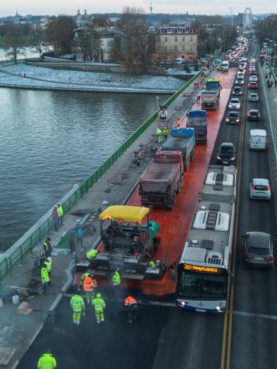 Asfaltowanie na moście Dębnickim, to już ostatni etap remontu - zdjęcie 13