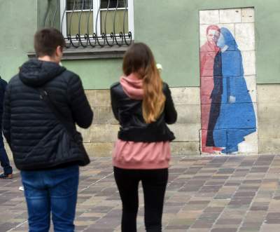 Tajemnicze postaci pojawiły się na krakowskich murach - zdjęcie 2