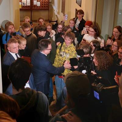 Szymon Hołownia w V LO w Krakowie, młodzież zachwycona - zdjęcie 2