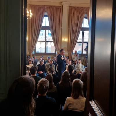 Szymon Hołownia w V LO w Krakowie, młodzież zachwycona - zdjęcie 13