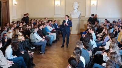 Szymon Hołownia w V LO w Krakowie, młodzież zachwycona - zdjęcie 11