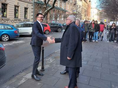 Szymon Hołownia w V LO w Krakowie, młodzież zachwycona - zdjęcie 15