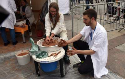 I... nie pękł. Eksperymenty na krakowskim Rynku - zdjęcie 6