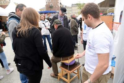 I... nie pękł. Eksperymenty na krakowskim Rynku - zdjęcie 10