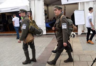 I... nie pękł. Eksperymenty na krakowskim Rynku - zdjęcie 15